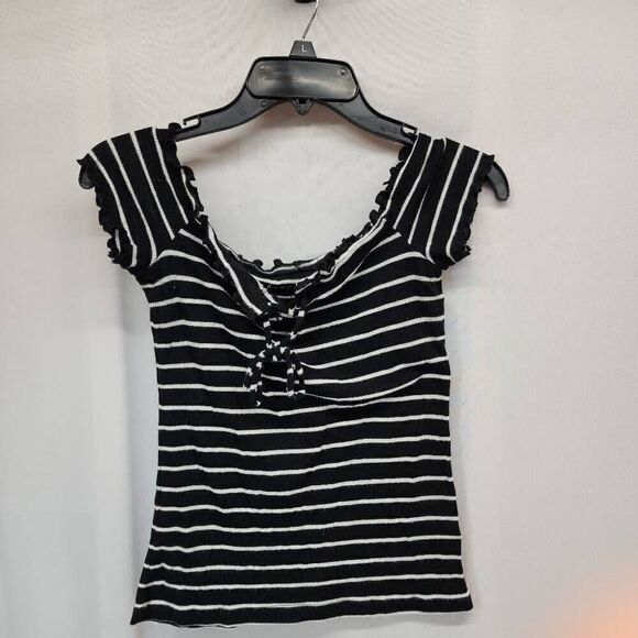 Hollister and Aeropostle Lot of 2 Size Small Tops Casual Women's Short-Sleeve W - Picture 2 of 11